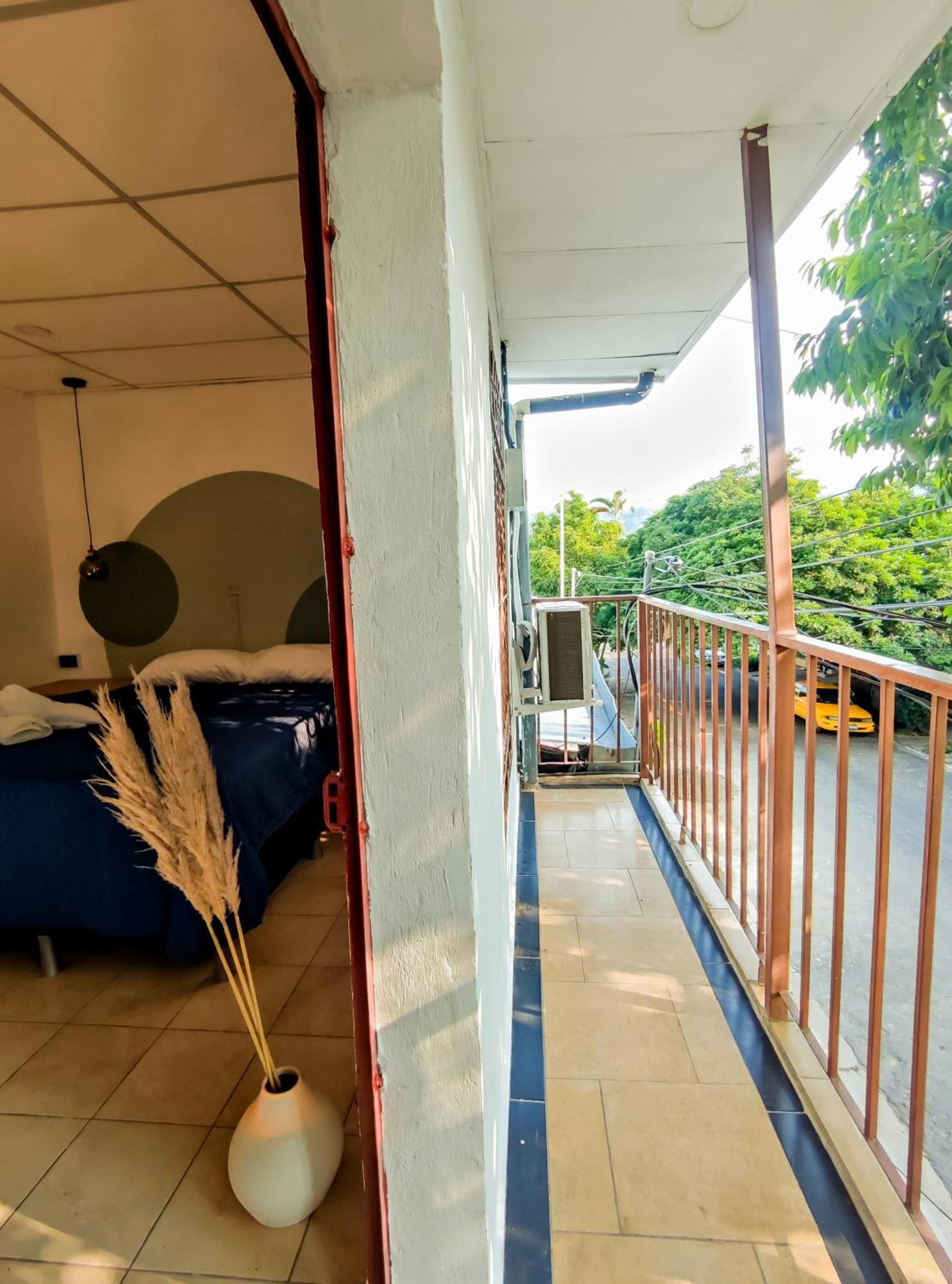 Friendly House Hotel Santa Tecla Exterior foto